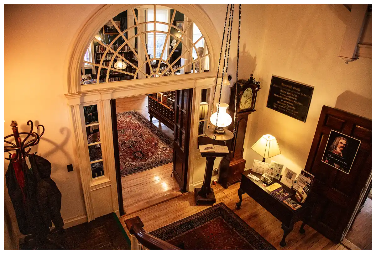 Photo of the Athenaeum foyer